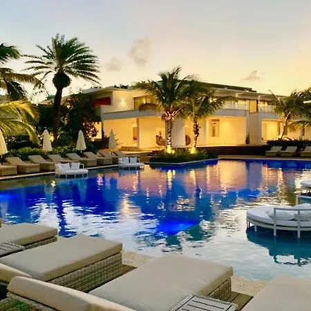 Hodges Bay Resort & Spa